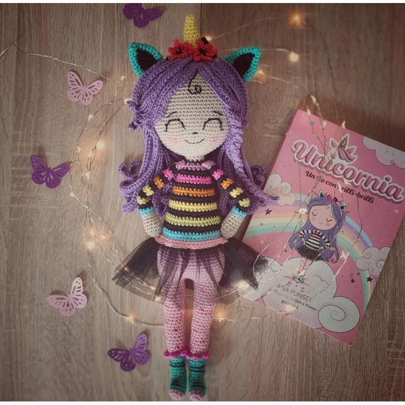 muñeca claudia unicornia